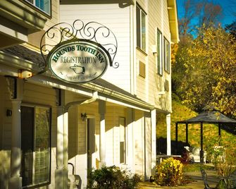 Hounds Tooth Inn - Oakhurst