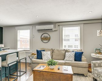 2 Mi to Ark Encounter: Condo on Main Street! - Williamstown - Pokój dzienny