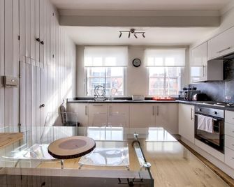 Modern Royal Mile 2 bed Flat Edinburgh - Pass the Keys - Edinburgh - Bucătărie