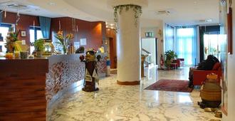 Best Western Hotel Nettuno - Brindisi - Recepción