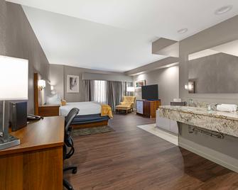 بست ويستيرن أون ذا أفانو - بوفالو - غرفة نوم