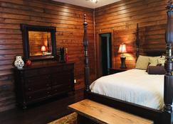 High Class Cabin Hideaway - Rutledge - Bedroom
