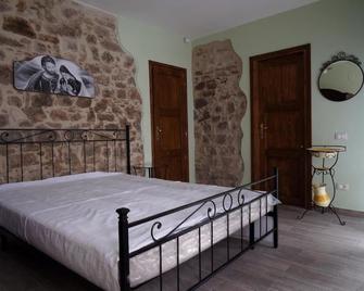 Tenuta Iannone - In Tornareccio - Bomba - Bedroom