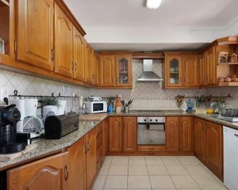 Spacious villa with private pool in Grândola - Grândola - Kitchen