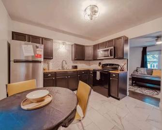 Spacious 3br/2ba | Backyard & Bbq | Near Wineries - St James - Cocina