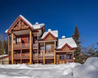 Red Mtn views, walk to lift, 2 bed, 2 bath condo. Fireplace! - Trail - Building