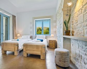 Calma Seaside Villa - Kalyves - Bedroom
