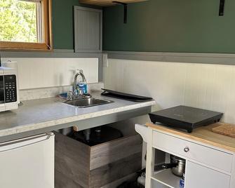 Cozy cabin - Clearwater - Kitchen