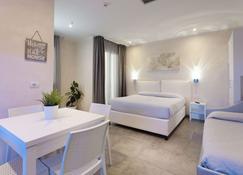 White Suite & Apartments - Bellaria-Igea Marina - Slaapkamer