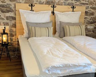 Stilvolles Ferienapartment am Thermalbad mit Blick in die Natur - Bad Saulgau - Schlafzimmer