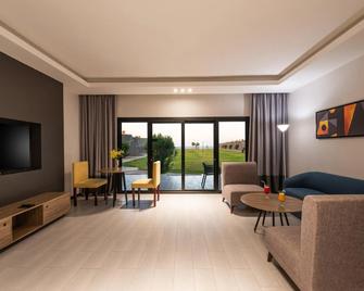 Hdb Al Khobar Resort And Spa - Al Khobar - Olohuone