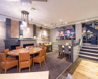 Premier Inn Cardiff West - 卡迪夫 - 餐廳