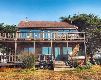 Ocean-front Cottage With Magnificent Whitewater Views - Westport - Building