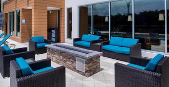 Fairfield Inn & Suites By Marriott Orlando East/Ucf Area - Orlando - Patio