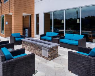 Fairfield Inn & Suites By Marriott Orlando East/Ucf Area - Orlando - Patio