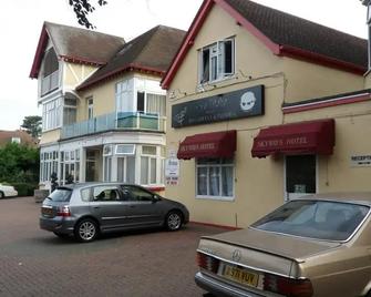 Skyways Hotel - Slough - Bygning