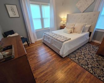 Charming 3-bedroom house in beautiful Bainbridge with AC, Wi-Fi - Bainbridge