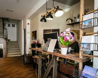 Boutique Exclusive B&B - Trento - Recepción