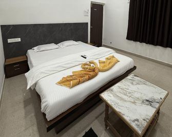 Hotel vishwjeet in - Shegaon - Bedroom