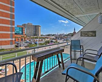 Oceanfront Resort Studio on Virginia Beach! - Virginia Beach - Balcón