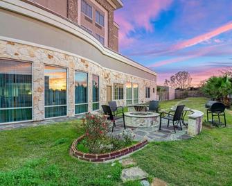 La Quinta by Wyndham Houston Willowbrook Vintage Park - Houston - Patio