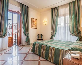 Raeli Hotel Siracusa - Rom - Schlafzimmer