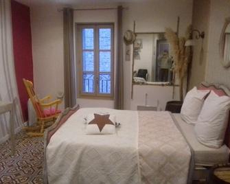 Venez Rêver Béziers CENTRE et GARE il y a plus cher mais c est moins bien - Béziers - Chambre