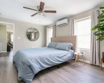 Luxury 1 bed APT near Five Point. Pets welcome! - Columbia - Habitación