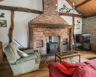 Glanyrafon Smithy, Pet Friendly, With Open Fire in New Quay - Llandysul - Sala de estar