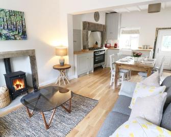 Evergreen, Pet Friendly, With Open Fire In Addingham - Ilkley - Sala de estar