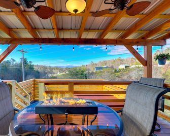 Pet-Friendly Studio With Hot Tub And Vie - Marshall - Balcón