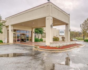 OYO Hotel Burlington South - Burlington - Edifício