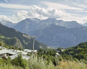 Le Castillan - Huez - Outdoors view
