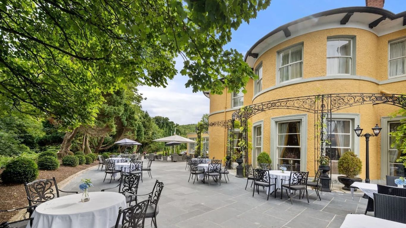 Cork's Vienna Woods Hotel & Villas