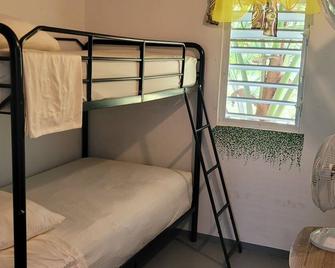 Villa del Bosque Super close to great hiking trails, river, and charco hippie - Naguabo - Habitación