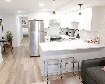 On DCs Doorstep Family Friendly 2 bed Cap Hill Apt - Permit - Washington - Phòng bếp