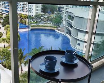 2Br Condo with Beach View in the City, Near Airport - Parañaque