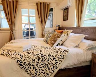 Sp18 Prime Location Luxe 2bedroom / 1bath Apartment Kingsize Bed! - South Pasadena - Bedroom