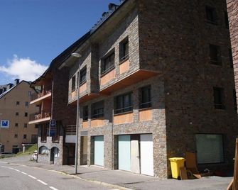 Apartamentos Borruscall - El Pas de la Casa - Clădire