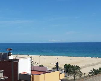 Blau - El Masnou - Beach