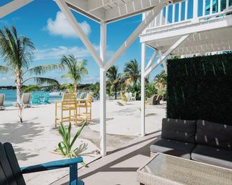 #4 - Guana Beach Inn @sunset beach, Guana Cay - Great Guana Cay - Patio