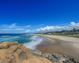 Cozy Dog-friendly Cottage with Great Ocean Views and Fantastic Location - South Beach - Beach