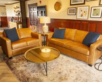 Shearwater Inn - Lincoln City - Living room