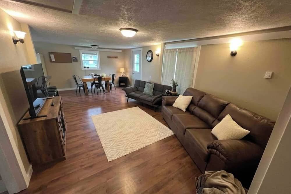 Valentine’s Tourist Tenure- Charming 2 bedroom cozy vacation home - Valentine - Obývací pokoj