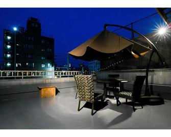 New World Inn - Osaka - Patio