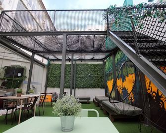 Wot Patio Social - Lisbon - Patio