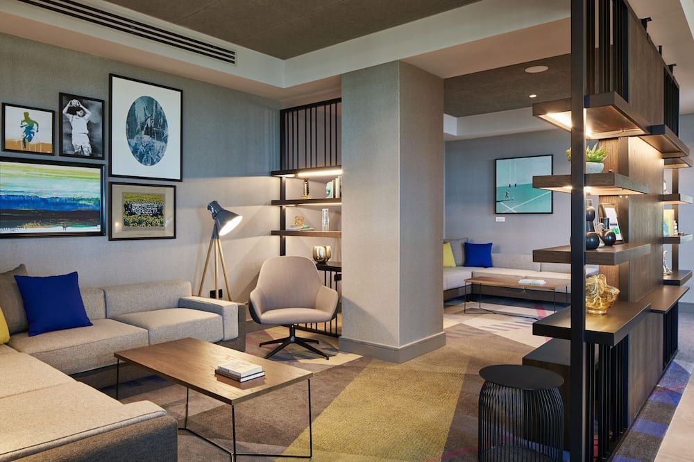 كورتيارد باي ماريوت إكستر ساندي بارك - إكسيتر - غرفة معيشة