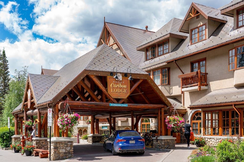 Banff Caribou Lodge & Spa C$ 140 (C̶$̶ ̶1̶,̶1̶0̶9̶). Banff Hotel