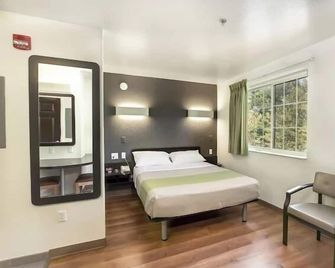 Studio Retreat Near New Brunswick - East Brunswick