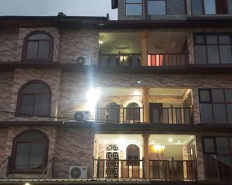 Kalbock Apartment - Monrovia - Building